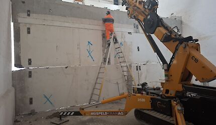 Rückbau für Re-use: Fassadenelemente vom Projekt Steudler