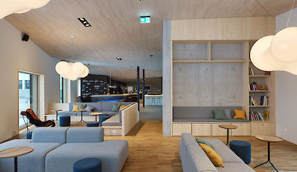 Sommerferien schon verplant? Unser Jugi-Projekt in Laax wartet auf Gäste! (Bild 1 via SwissYouthHostels)