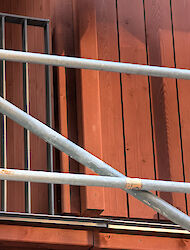 Wohnüberbauung Elefantenweg: Musterfassade steht